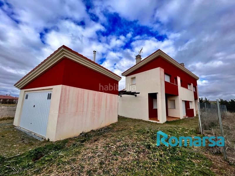 Foto 1de07f08-fc0a-434b-a854-6f1a439fc5b7. Casa amb aparcament a Sanchidrián