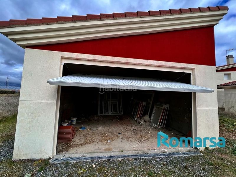 Foto 42cf189d-b9a0-4783-8aca-260d583eb101. Casa amb aparcament a Sanchidrián