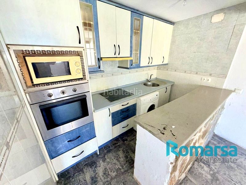 Foto 49d245f9-8bd0-434b-910e-5d12f38c17ff. Casa amb aparcament a Adanero