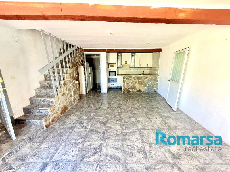 Foto 5c120f5d-8f51-4fa9-98bb-67117b2f5254. Casa amb aparcament a Adanero