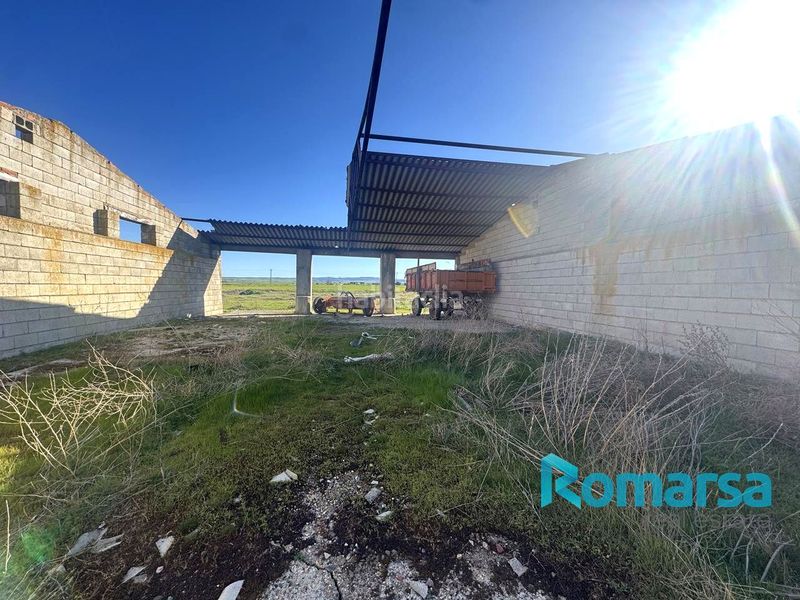 Foto ab0428d5-7ca9-402f-add8-70a8b21c188e. Finca rústica a Papatrigo
