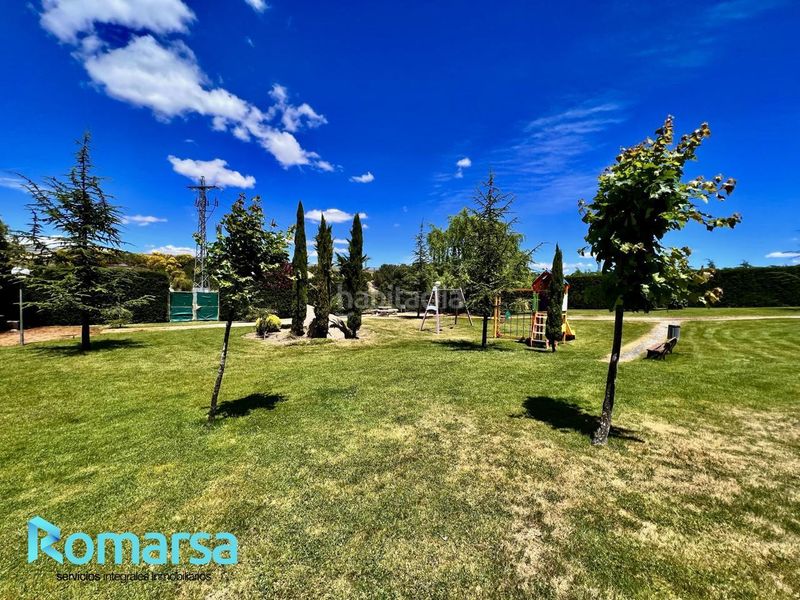 Foto ac06a448-2718-43db-872e-65d23004a947. Dúplex amb calefacció aparcament piscina a Hervencias Altas - El Pinar Ávila