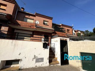 Maison  Urbanización polideportivo. Chalet adosado en cebreros de avila