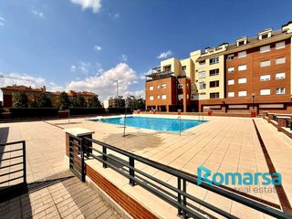 Appartamento  Calle dalia. Magnifico piso con piscina en calle dalia