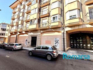 Local Comercial  Calle capitán peñas. Local económico en zona de san roque