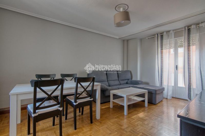 Foto a5a3786a-d4e3-41d1-9f7e-6c03f25b362c. Pis amb calefacció a Santa Marta de Tormes