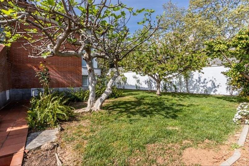 Foto 36044f7e-b03a-4c1e-a0fc-2aab9cd38229. Xalet a carrer john lennon de 57 a Castellarnau Sabadell