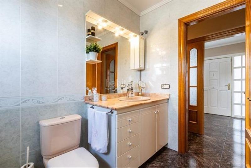 Foto 55187afa-5463-49db-a993-0c4172f7fd0a. Xalet a carrer john lennon de 57 a Castellarnau Sabadell