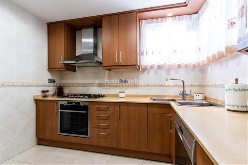 Foto 6135584b-2f42-438c-acdf-488d2905012c. Xalet a carrer john lennon de 57 a Castellarnau Sabadell