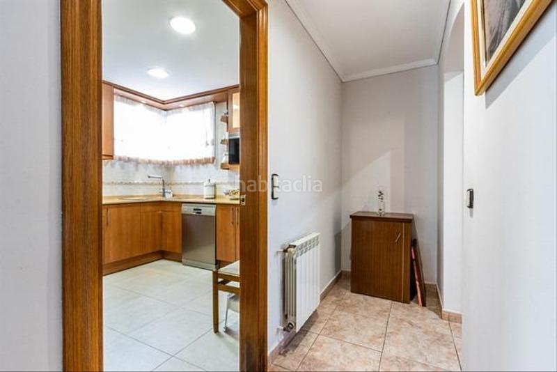 Foto 733c7614-cf54-4719-a76a-3947dce93834. Xalet a carrer john lennon de 57 a Castellarnau Sabadell