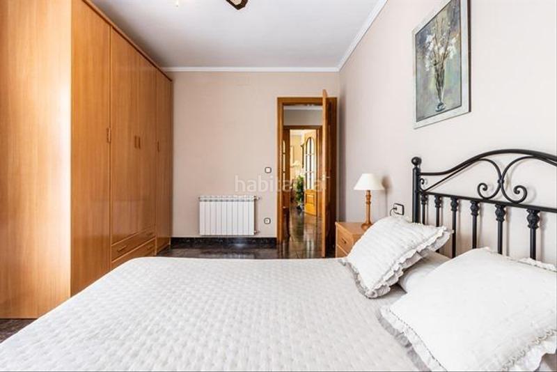 Foto 789717f7-2c3d-47bf-81a2-1d9a3aee8ee4. Xalet a carrer john lennon de 57 a Castellarnau Sabadell