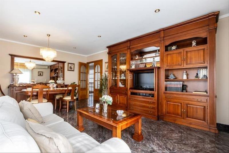 Foto 93e22220-1339-4790-8738-5f510582c0bc. Xalet a carrer john lennon de 57 a Castellarnau Sabadell