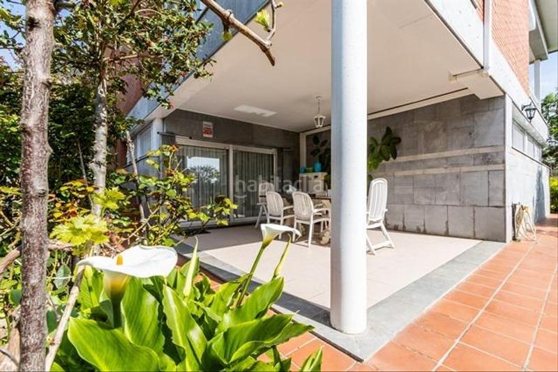 Foto ab0efe5d-54fa-4c36-8bac-0582fdf6551f. Xalet a carrer john lennon de 57 a Castellarnau Sabadell