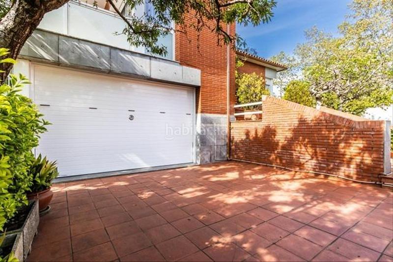 Foto cd148c34-862d-4799-8f27-82c7b98302a2. Xalet a carrer john lennon de 57 a Castellarnau Sabadell