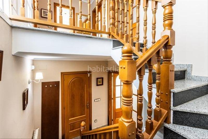 Foto da002752-0a0e-4b95-a47c-f89a4a3f72e1. Xalet a carrer john lennon de 57 a Castellarnau Sabadell