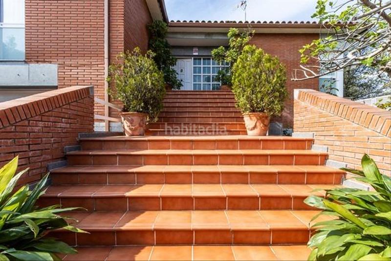 Foto fbc2eab4-d0c7-47f4-a9ee-ad40377aec79. Xalet a carrer john lennon de 57 a Castellarnau Sabadell