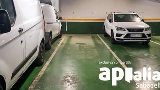 Aparcament cotxe  Calle gurrea. Parking de 2 plazas en c. gurrea sallares i pla de sabadell