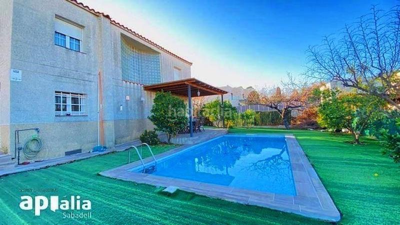 Foto 5f2fd5bb-461e-4e76-92cd-676e673fb8d1. Xalet amb calefacció aparcament piscina a Castellarnau Sabadell