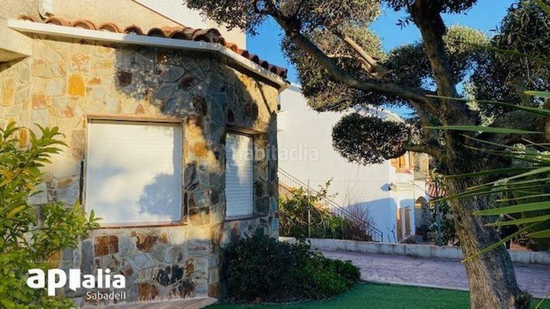 Foto 7b516054-4d8e-49f5-9520-f0acec76536c. Xalet amb calefacció aparcament piscina a Castellarnau Sabadell