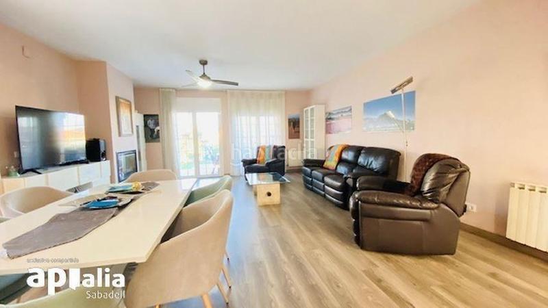 Foto a238f39d-ea99-4a76-9006-441e82afbd2f. Xalet amb calefacció aparcament piscina a Castellarnau Sabadell