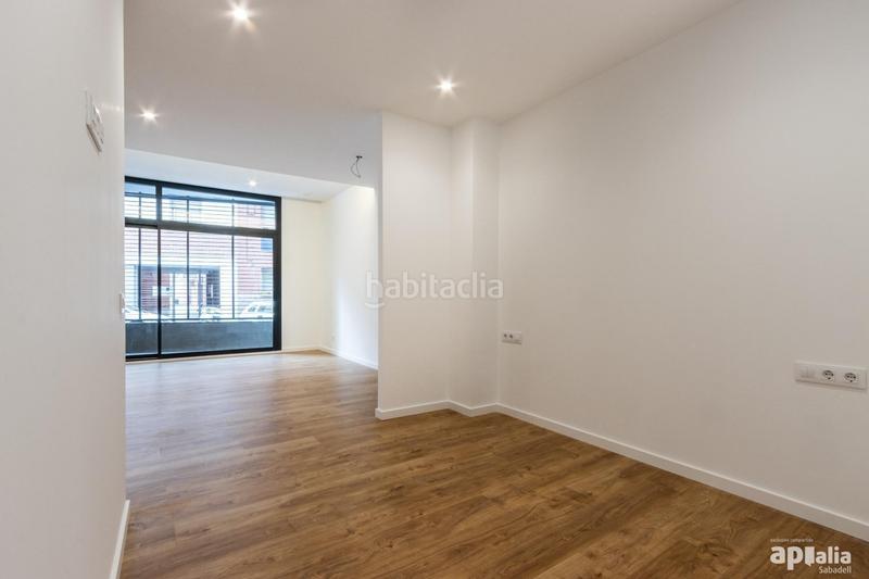 Foto 249611c8-a399-4fe5-a970-c2cf7675699e. Planta baja apartamento en planta baja tipo loft, en el Eixample en Sabadell