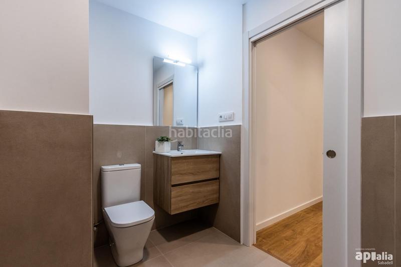 Foto 38a3e331-d923-45a2-adf3-7903463bb22e. Planta baja apartamento en planta baja tipo loft, en el Eixample en Sabadell