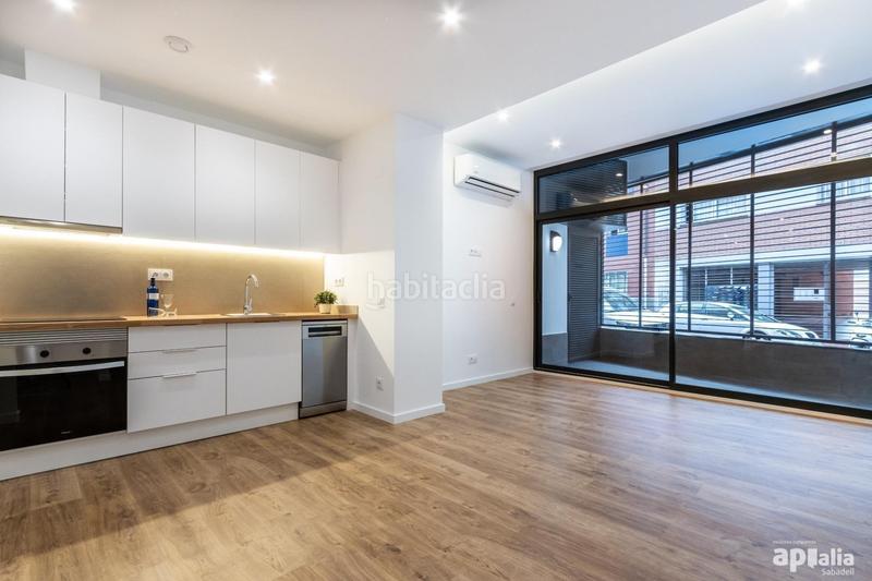 Foto e248c705-f690-4158-8306-81a29cfa4f27. Planta baja apartamento en planta baja tipo loft, en el Eixample en Sabadell