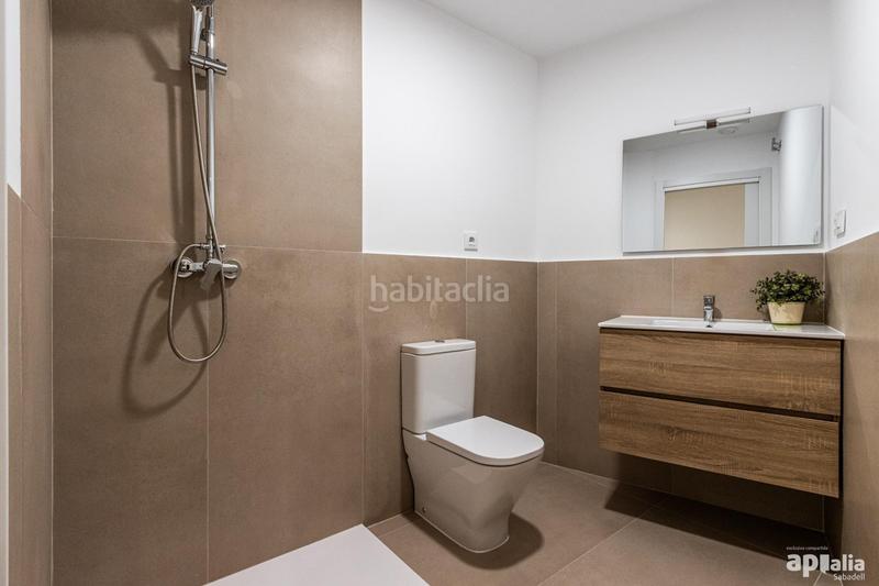 Foto aea50deb-174e-4189-b3ae-7a1ae8dcdc01. Planta baja apartamento en planta baja tipo loft, en el Eixample en Sabadell