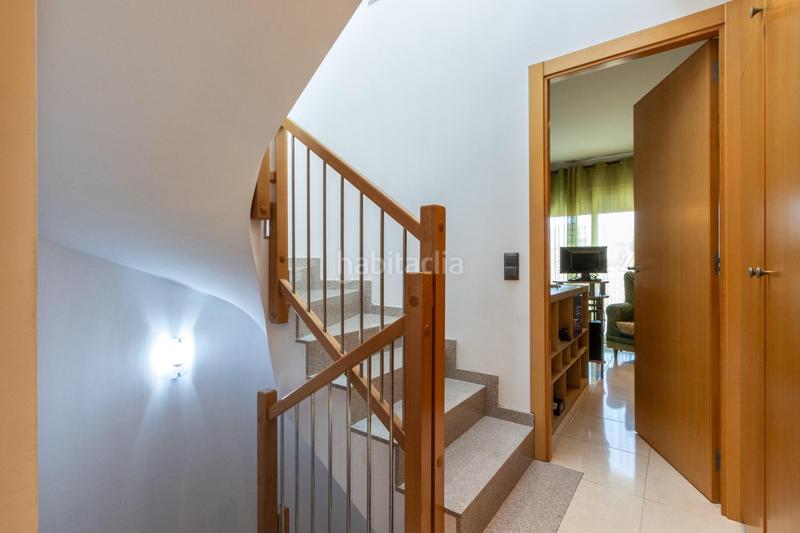 Foto b0c585c9-0623-4197-81b9-9211f01af6bf. Casa adossada amb calefacció aparcament a La Romànica Barberà del Vallès