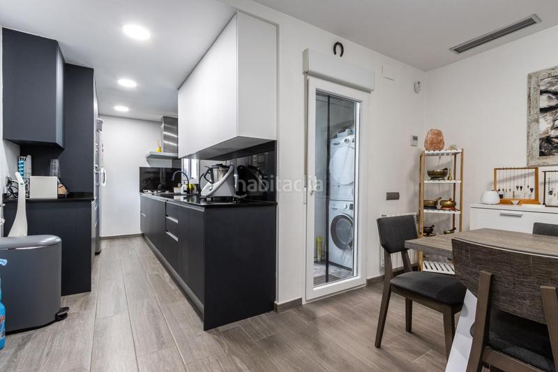 Foto b4c0e5e8-991f-49bb-8867-901a169bde13. Casa con riscaldamento parcheggio in Can Puiggener Sabadell