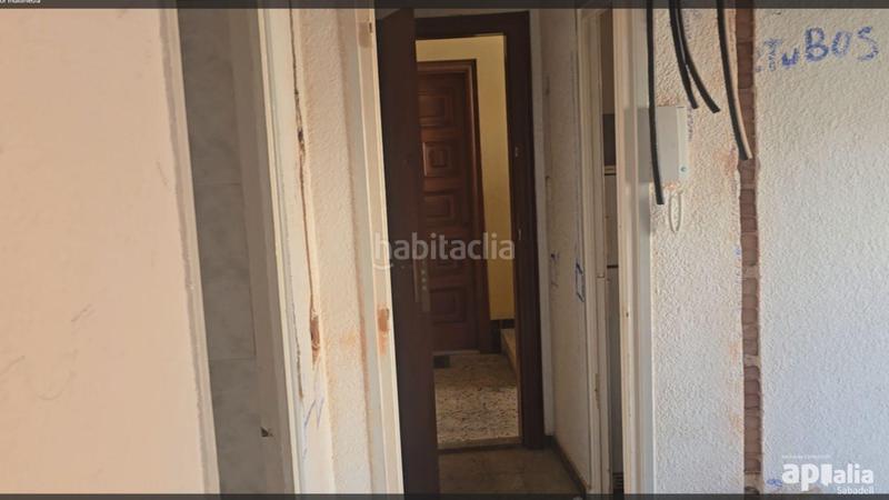 Foto 5387493b-dead-45ee-a13a-504e5e7ce158. Piso can oriach, 1 de altura, muy muy económico!! en Sabadell