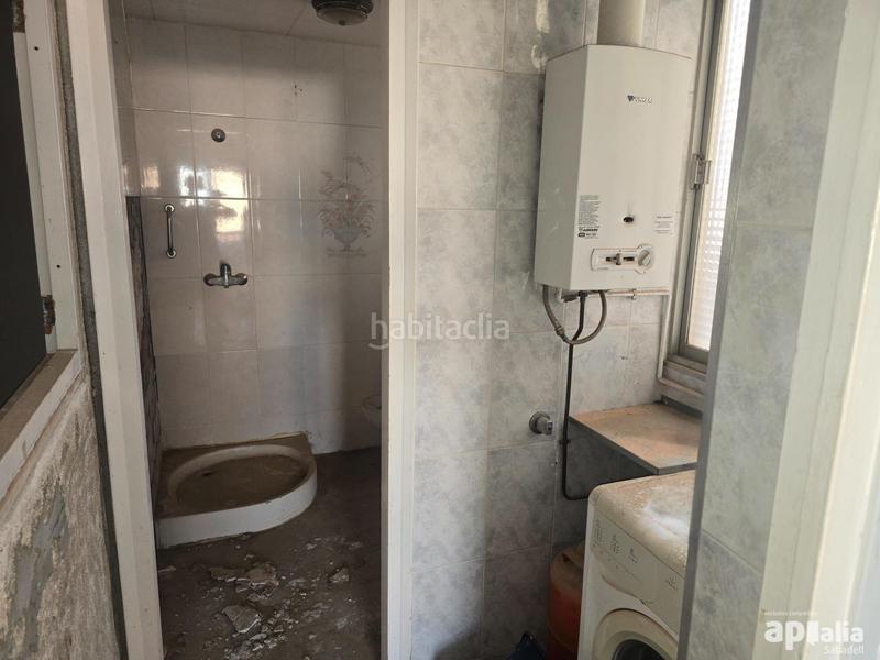 Foto bb536365-af14-4204-a3ca-a9506549f7f0. Piso can oriach, 1 de altura, muy muy económico!! en Sabadell