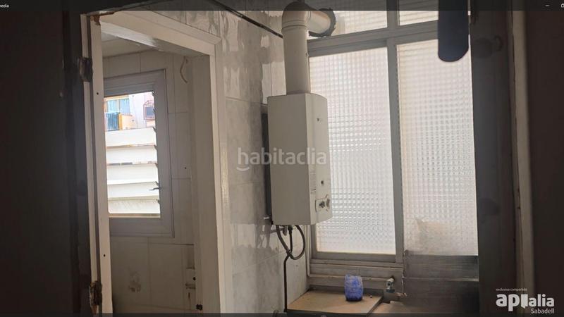 Foto f51f3d9b-d690-45e4-9d1b-0b685fb2e19f. Piso can oriach, 1 de altura, muy muy económico!! en Sabadell