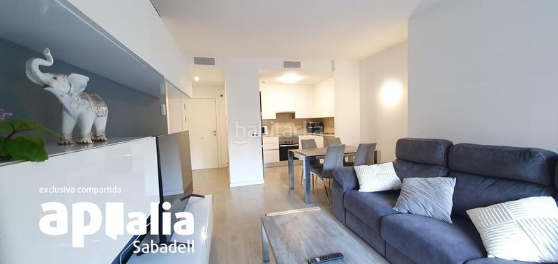 Foto 3113e1fa-0a31-4cb9-9ab7-28b85e8f9068. Rez-de-chaussée avec chauffage piscine dans Eixample Sabadell