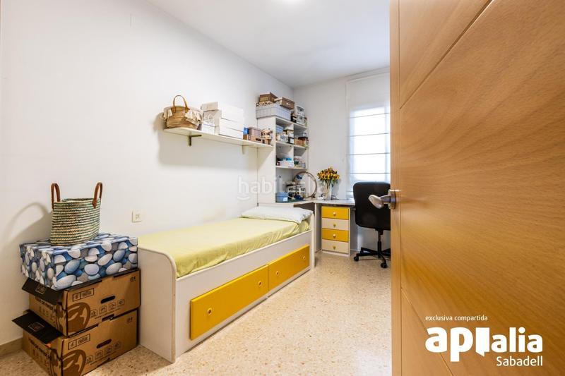 Foto d1cab335-2623-411e-9db7-46a2de80b974. Casa con riscaldamento parcheggio in Creu Alta Sabadell