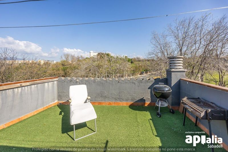 Foto 063d1a46-f01b-4e84-a6f4-4ce2bab3df96. Casa amb aparcament a Serra d'en Camaró Sabadell