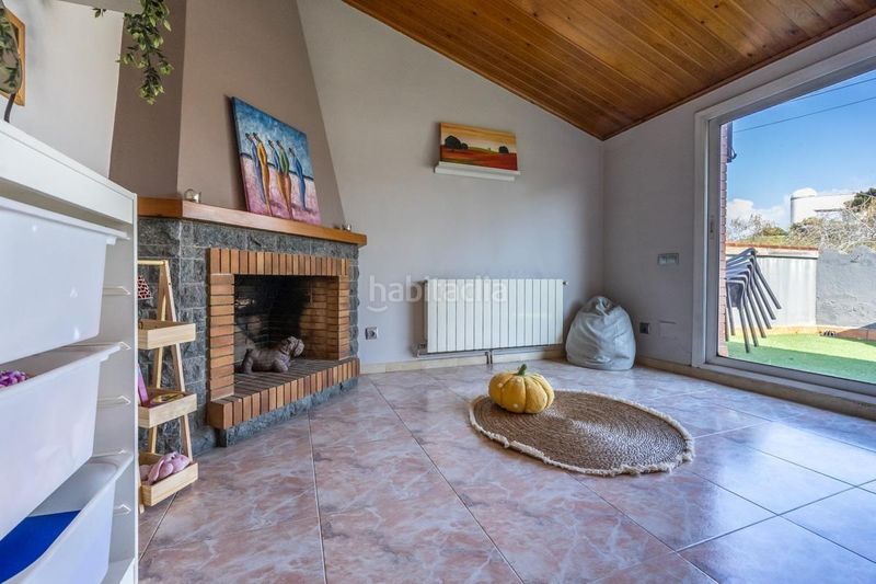 Foto 6d4b107d-df21-46ad-81b3-e5e7f13aa729. Casa amb aparcament a Serra d'en Camaró Sabadell