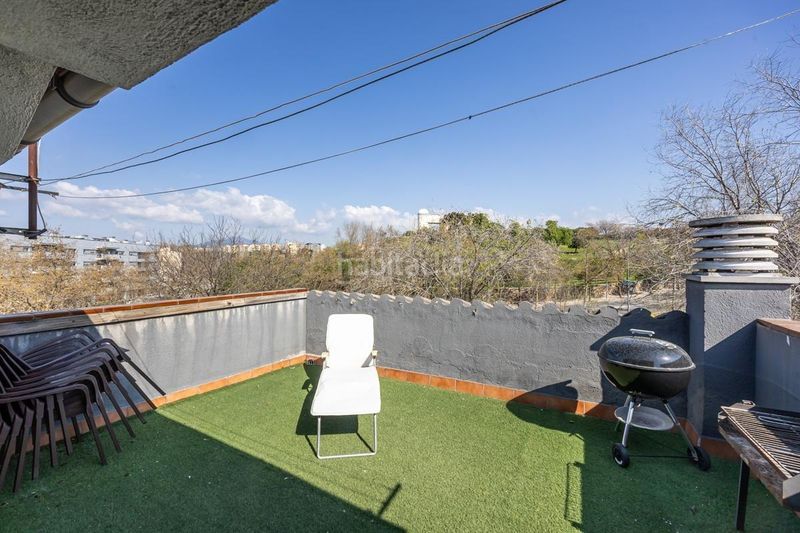 Foto aee37137-80cf-4987-bd78-b1662b681b49. Casa amb aparcament a Serra d'en Camaró Sabadell