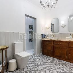 Foto 220a8205-93aa-49c0-b871-59c1a8b23f7d. Casa amb calefacció a Poble Nou Terrassa