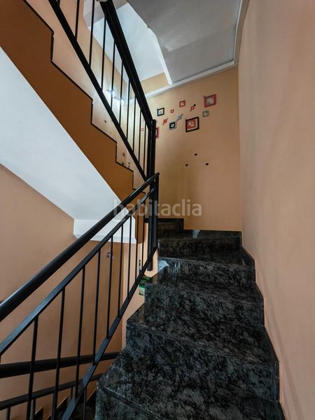 Foto b256fb29-2f05-4211-93de-a19068fb73a4. Casa amb calefacció aparcament a Can Rull Sabadell
