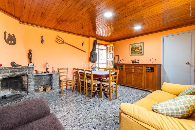 Foto bed33997-8a94-47db-87e5-99b40f99d1d4. Casa amb calefacció aparcament a Torrent del Capellà Sabadell