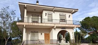 Chalet en Cabezo de Torres. Se vende impresionante chalet de 600 metros con piscina parcela