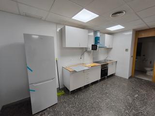 Lloguer Apartament a Calle saavedra fajardo 5. Se alquila piso de un dormitorio muy grande en zona universitari