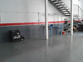 Locale commerciale in Calle 2 23. Se vende local comercial o nave industrial de 2 plantas