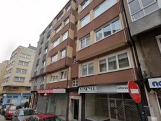Appartement à Os Mallos. Piso situado a un paso de la estacion de trenes