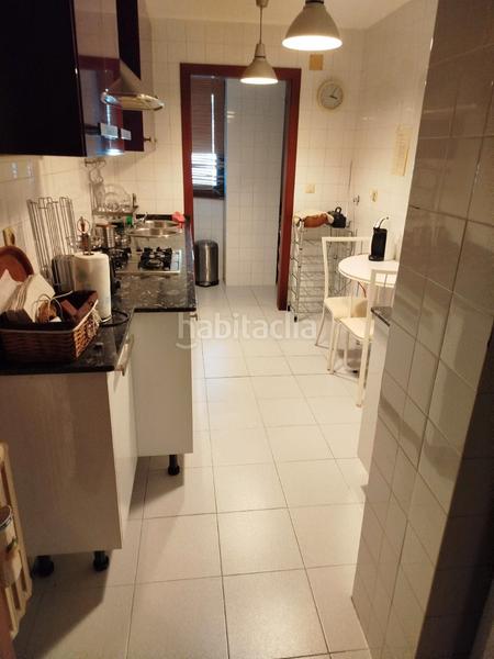 Foto 7be10452-54fa-497b-a8e8-e46a4d8eb7a6. Piso  zona paseo maritimo - milenium en Los Rosales Coruña (A)