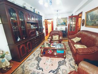 Appartement à Os Mallos. Piso situado a 50mt de la avenida de arteixo - ronda nelle