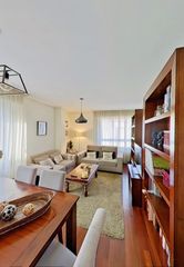 Flat en Los Rosales. Espectacular vivienda reformada con 2 plazas de garaje en manuel