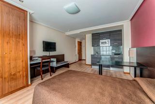 Location Studio à Calle marqués de berlanga 50. Estudios amueblados en alquiler para una persona en g-3, junto a