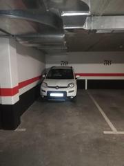 Parking coche en Calle fuenteovejuna 3. Amplia plaza de garaje junto a g-3. medidas de 2,60 x 5,50 m.